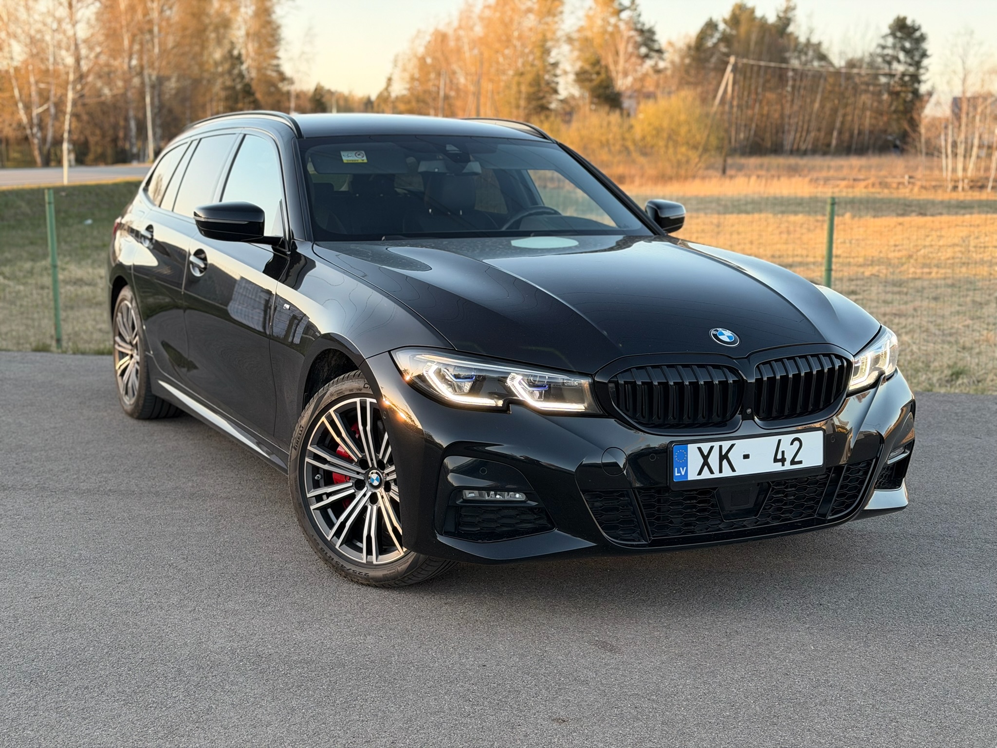 
BMW 330E full									