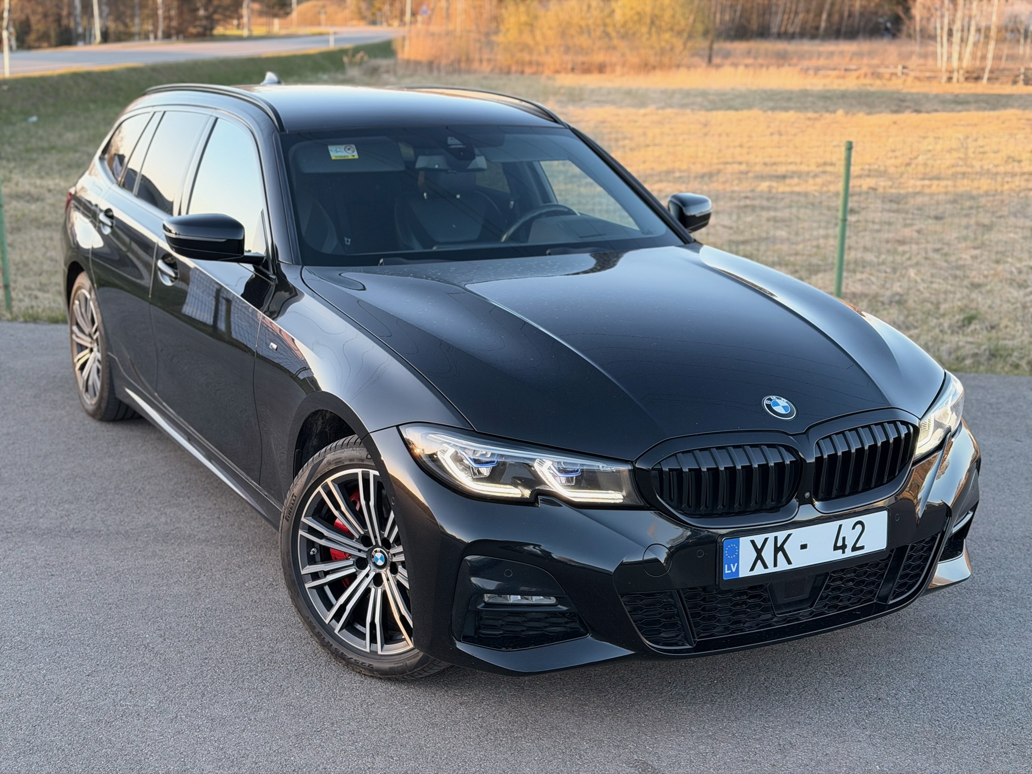 
BMW 330E full									