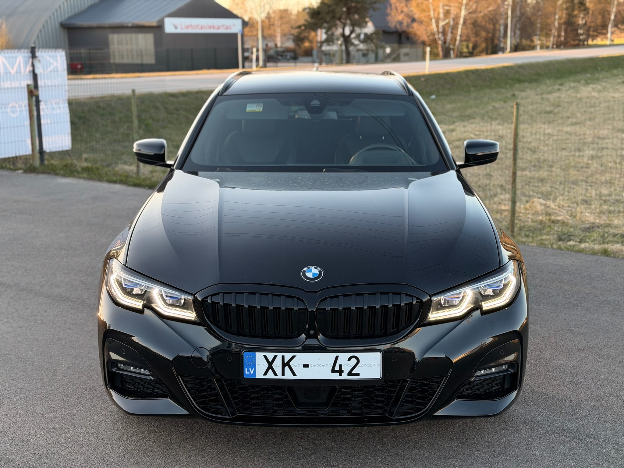 
BMW 330E full									