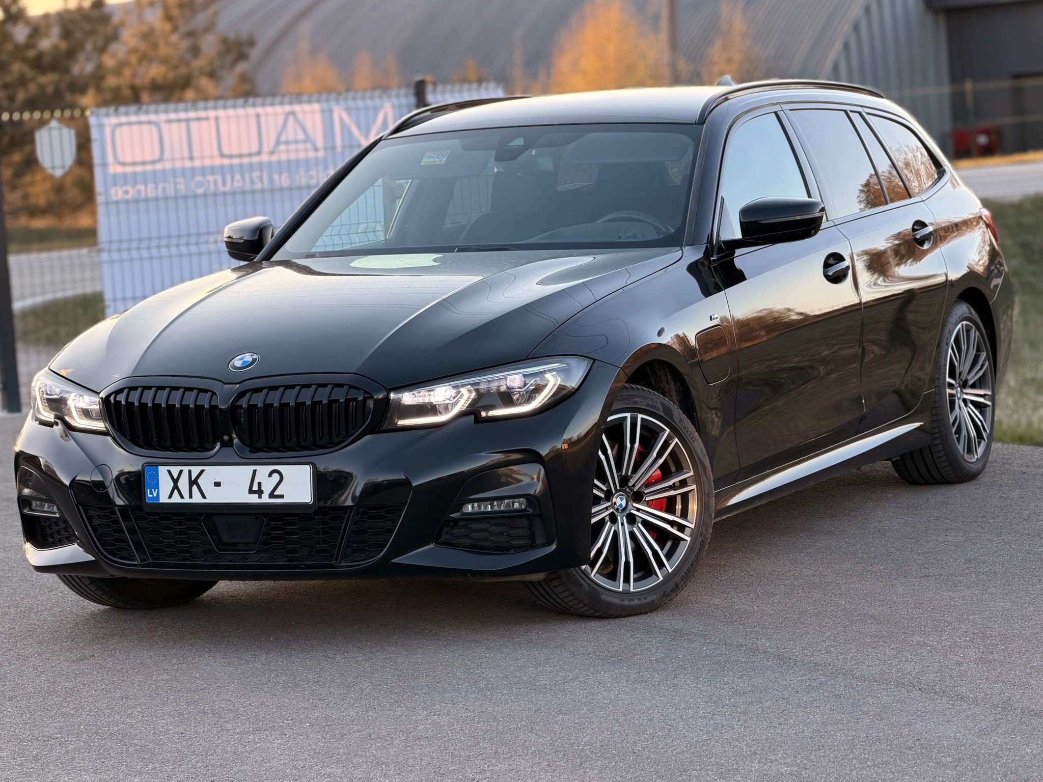 BMW 330E