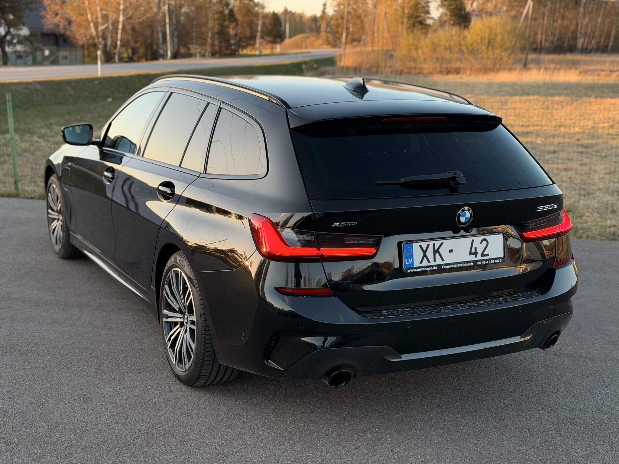 
BMW 330E full									