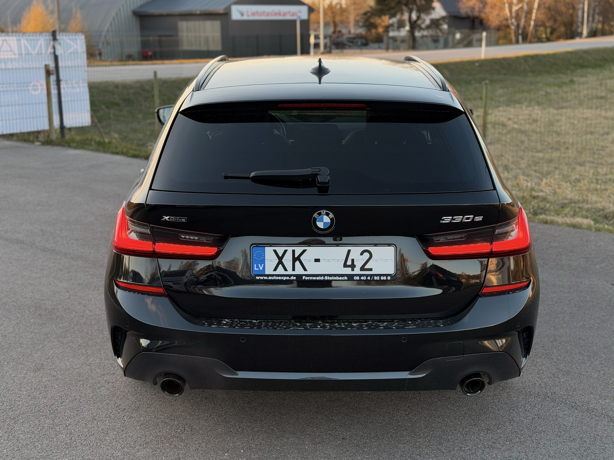 
BMW 330E full									