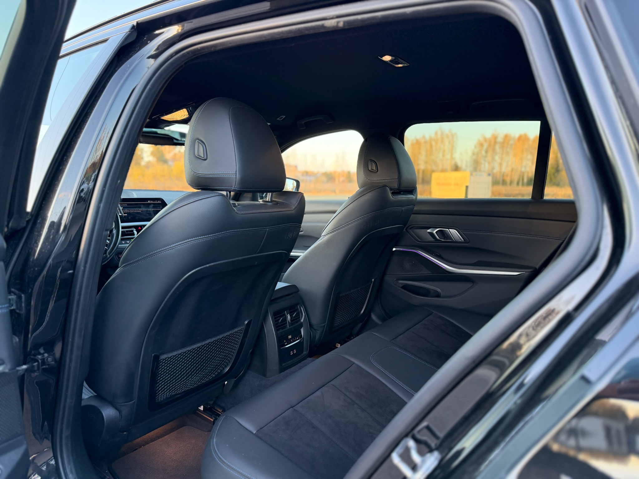 
BMW 330E full									