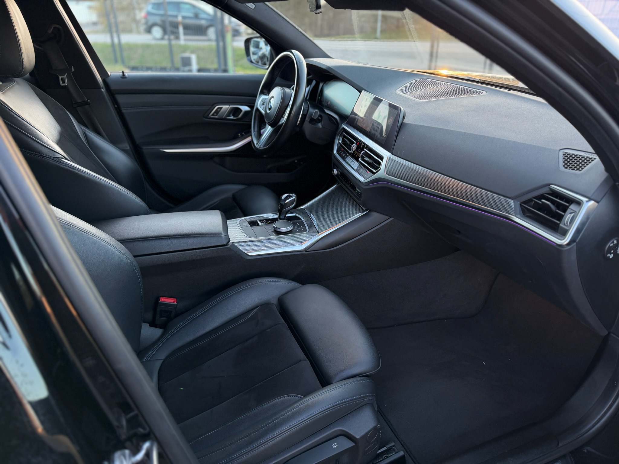 
BMW 330E full									