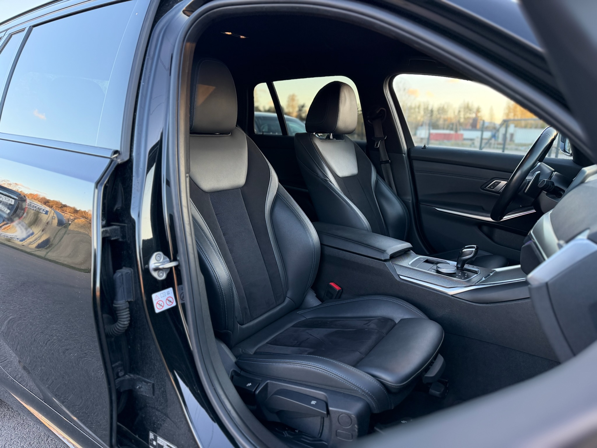 
BMW 330E full									