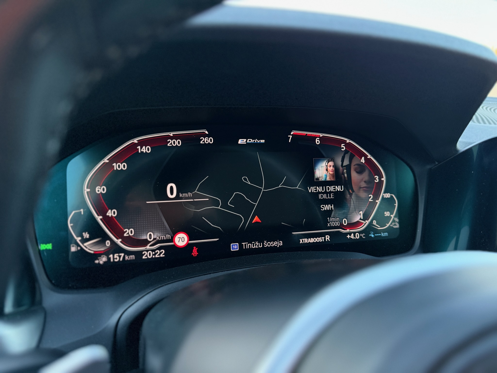 
BMW 330E full									