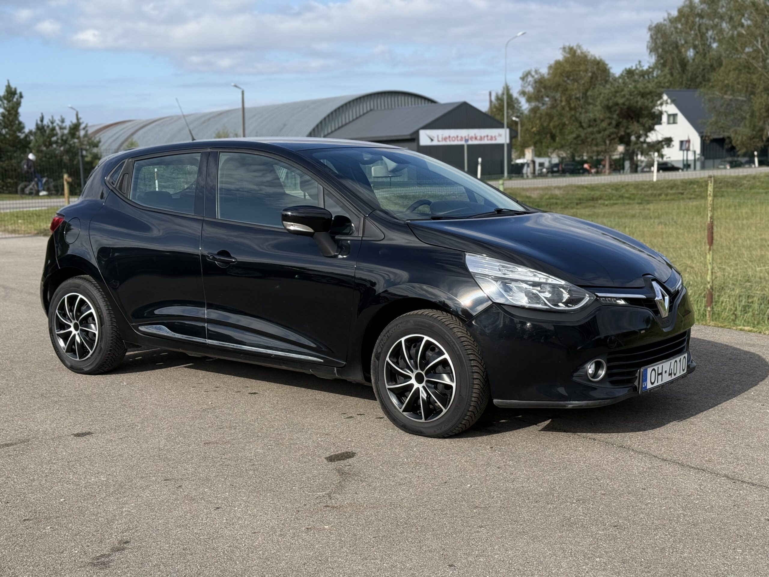 
Renault Clio full									