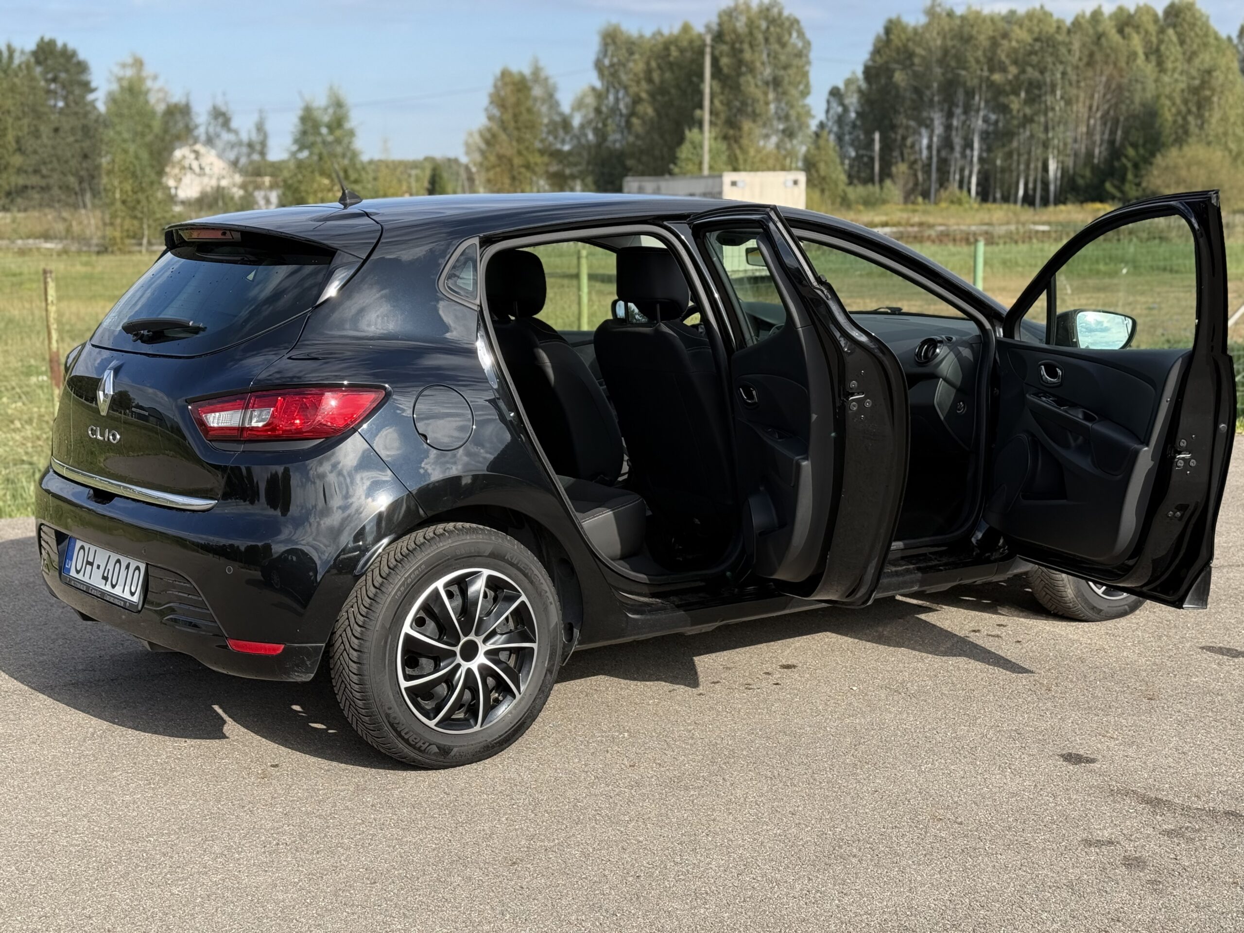 
Renault Clio full									