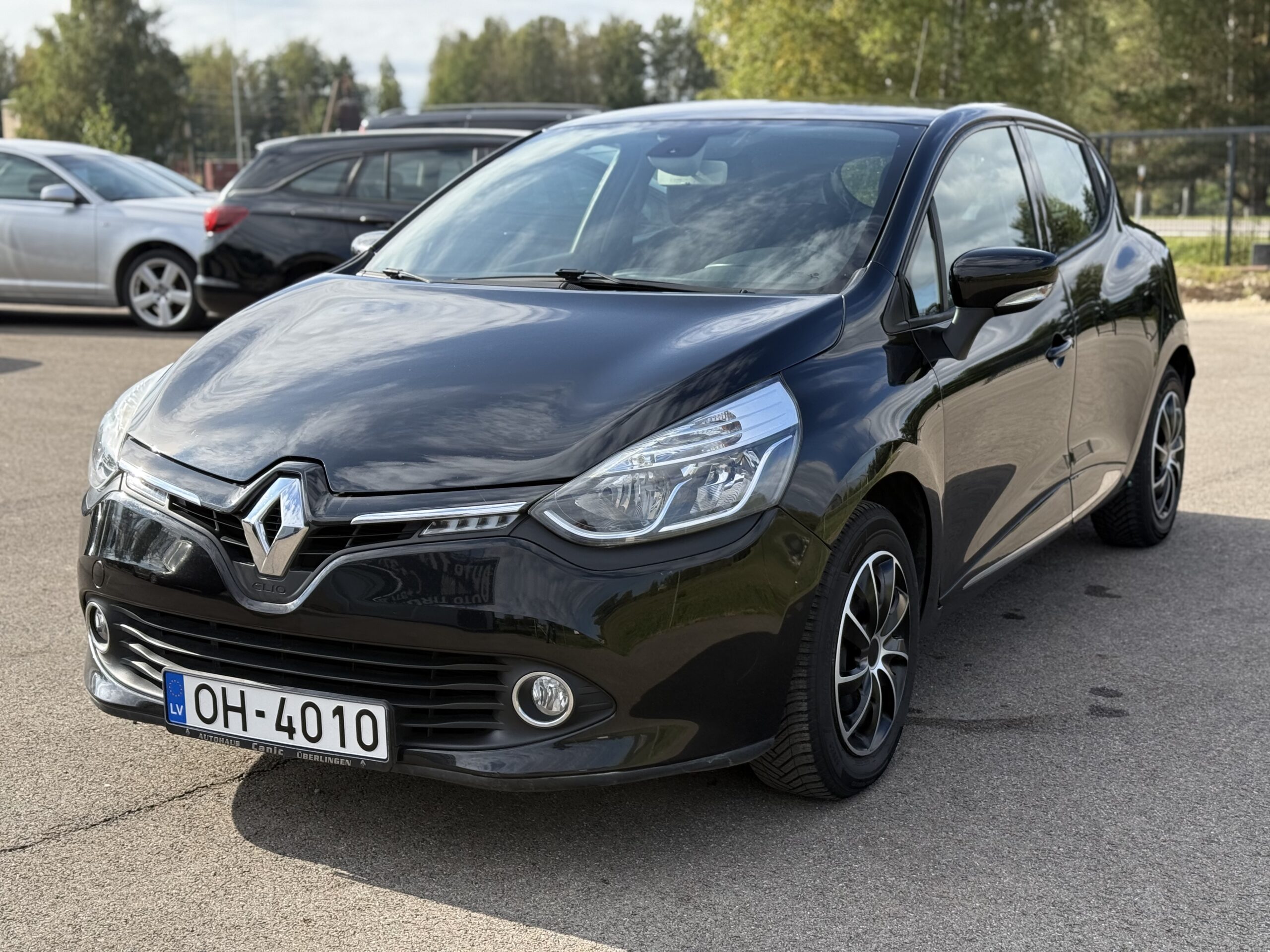 
Renault Clio full									