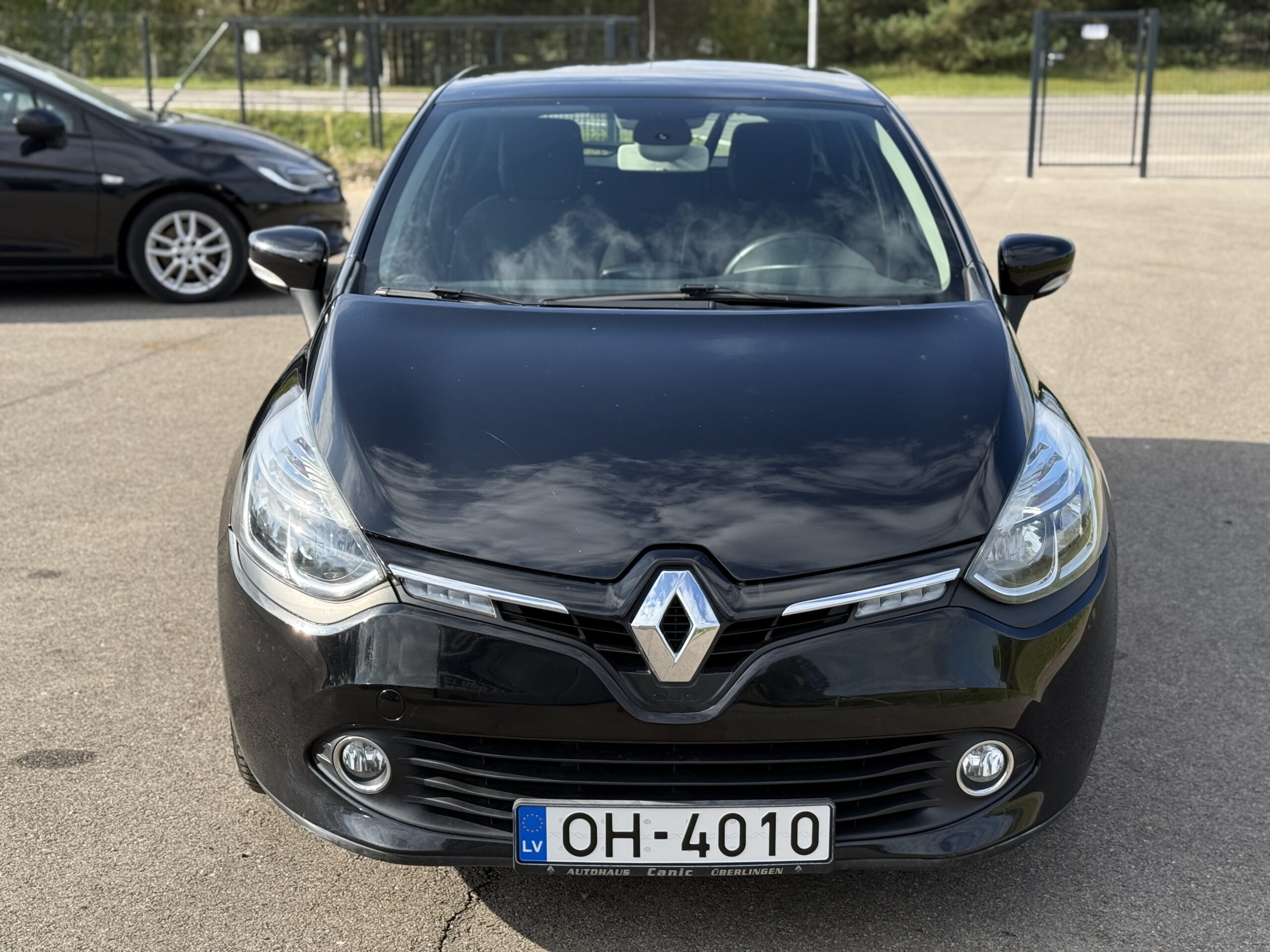 
Renault Clio full									