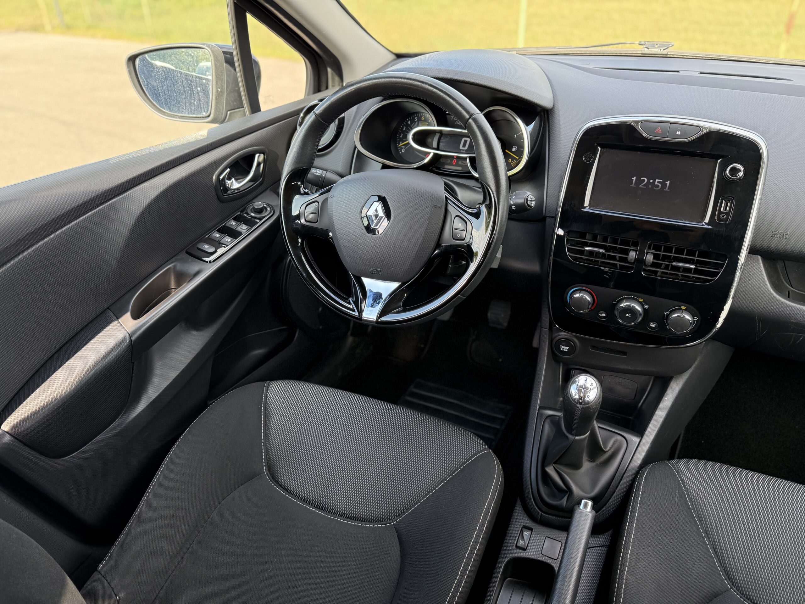 
Renault Clio full									