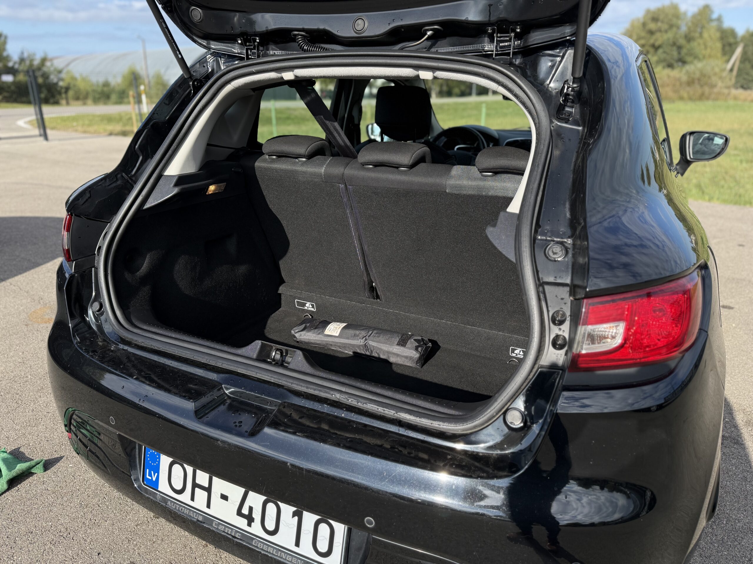 
Renault Clio full									