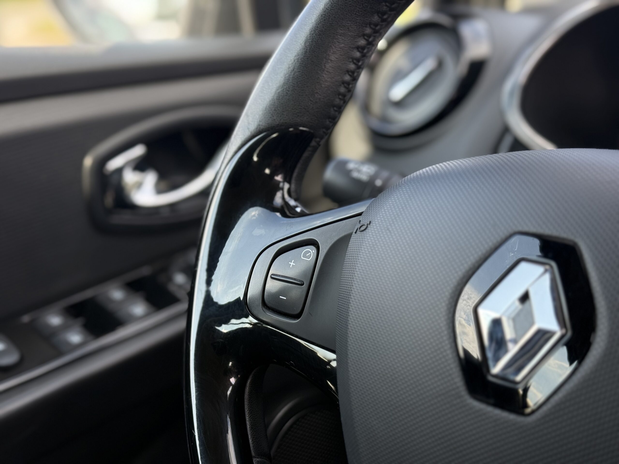 
Renault Clio full									