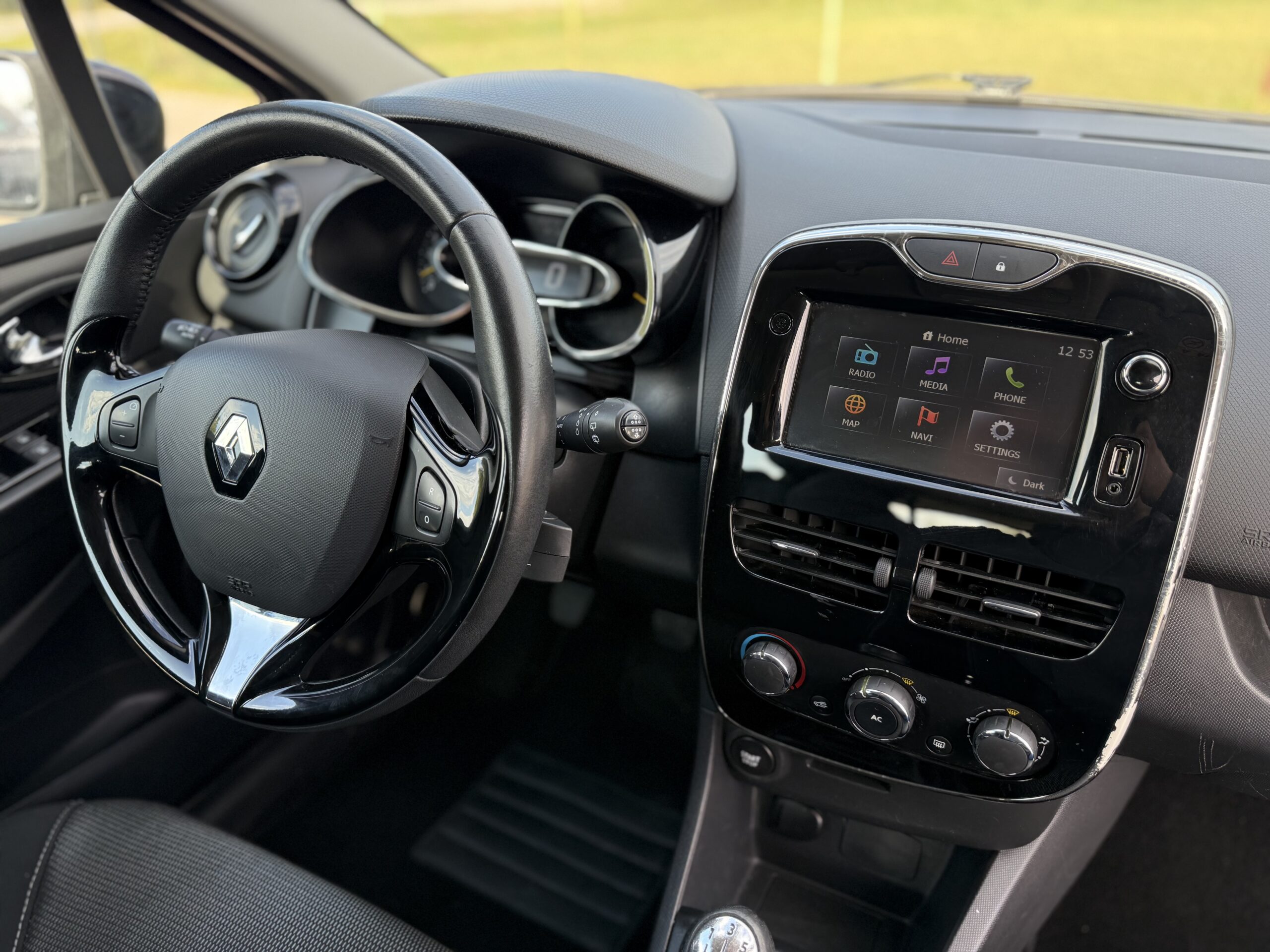 
Renault Clio full									