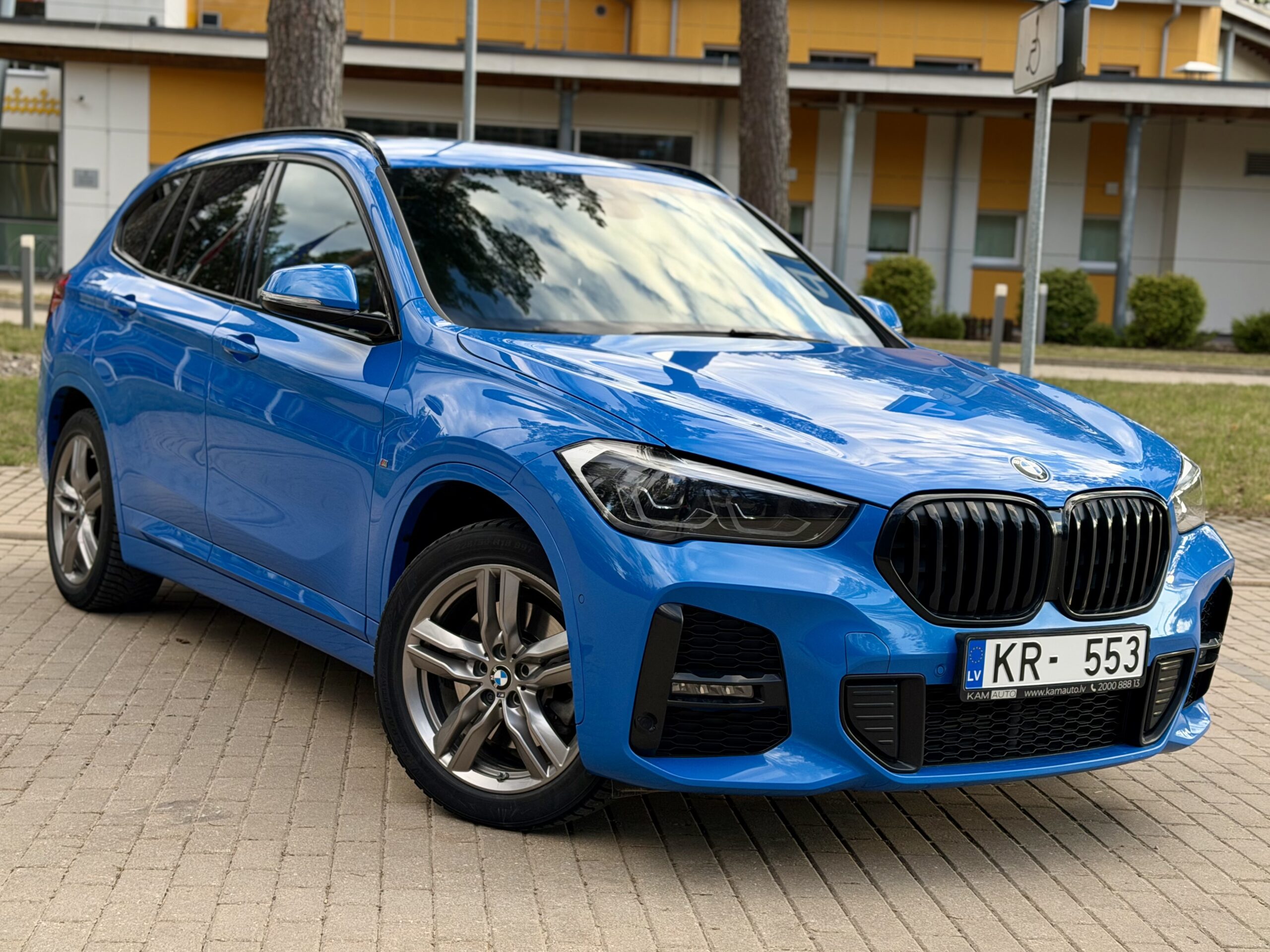 BMW X1