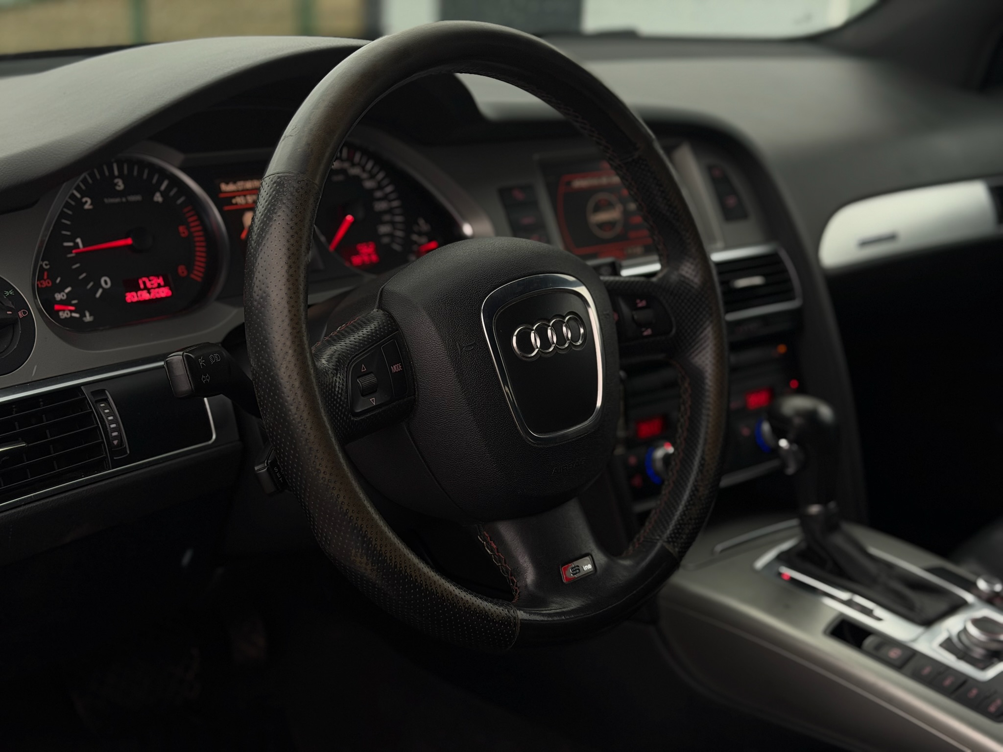 
Audi A6 Quattro full									
