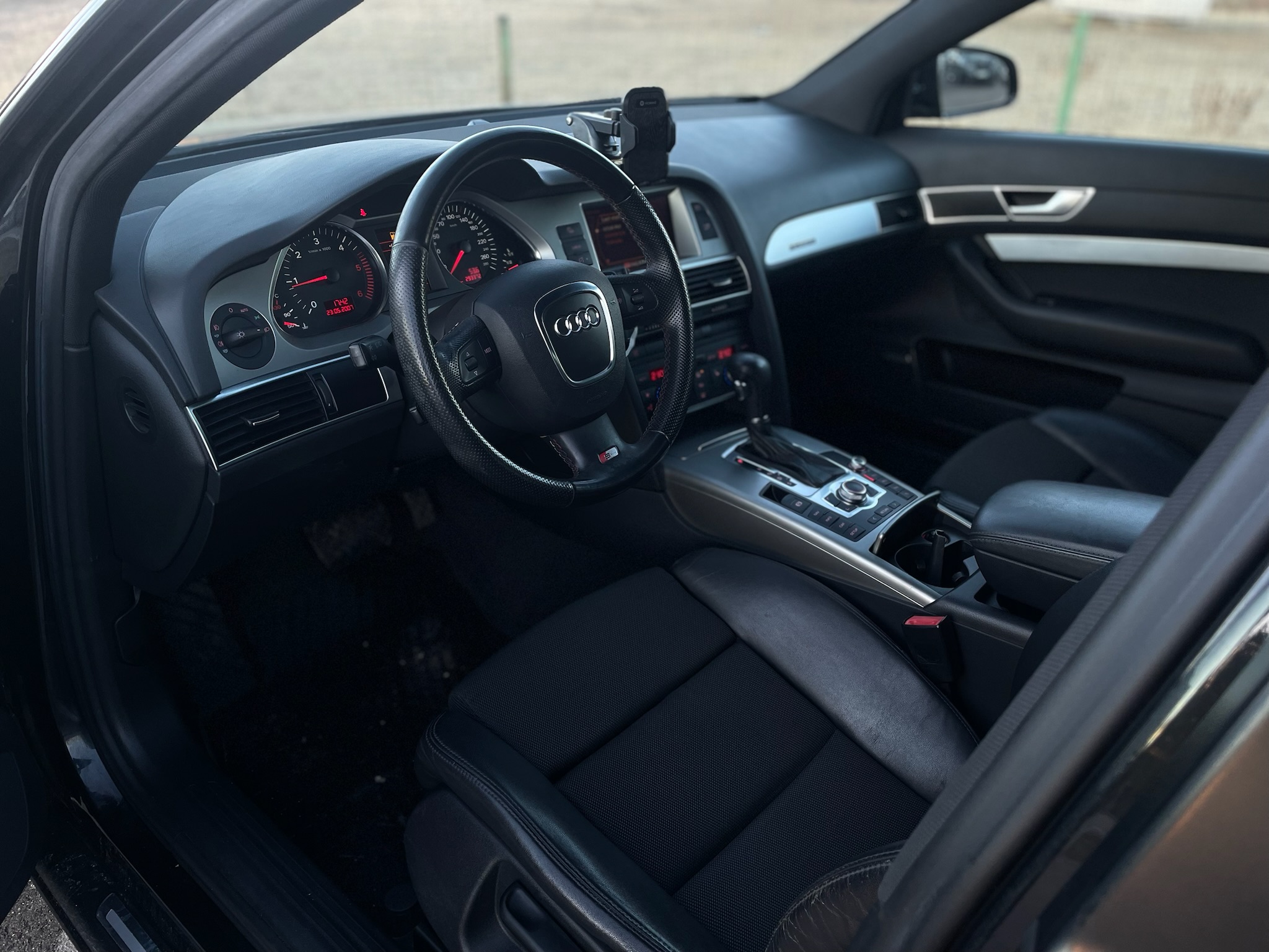 
Audi A6 Quattro S-Line full									