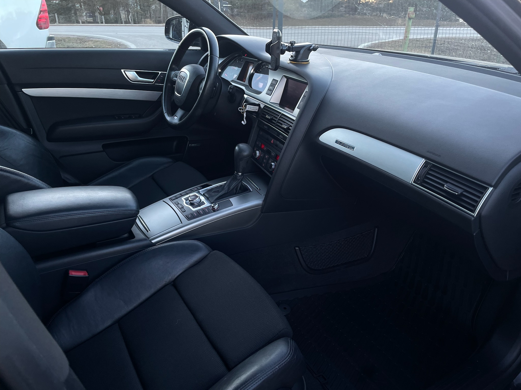 
Audi A6 Quattro S-Line full									