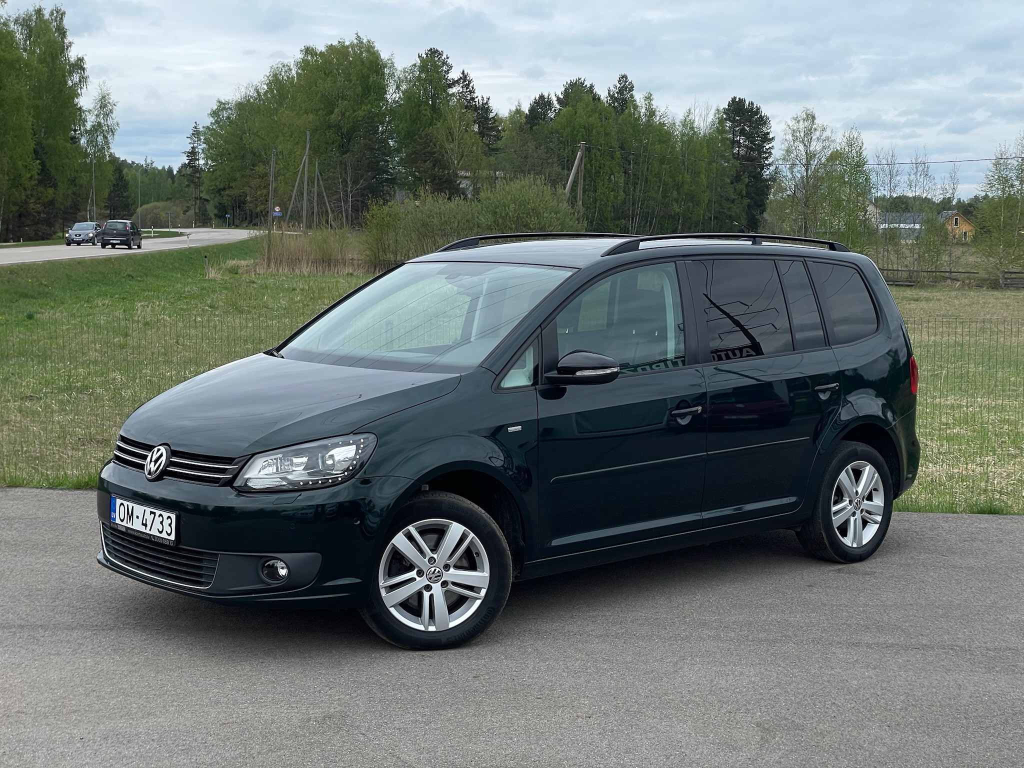 
Volkswagen Touran full									