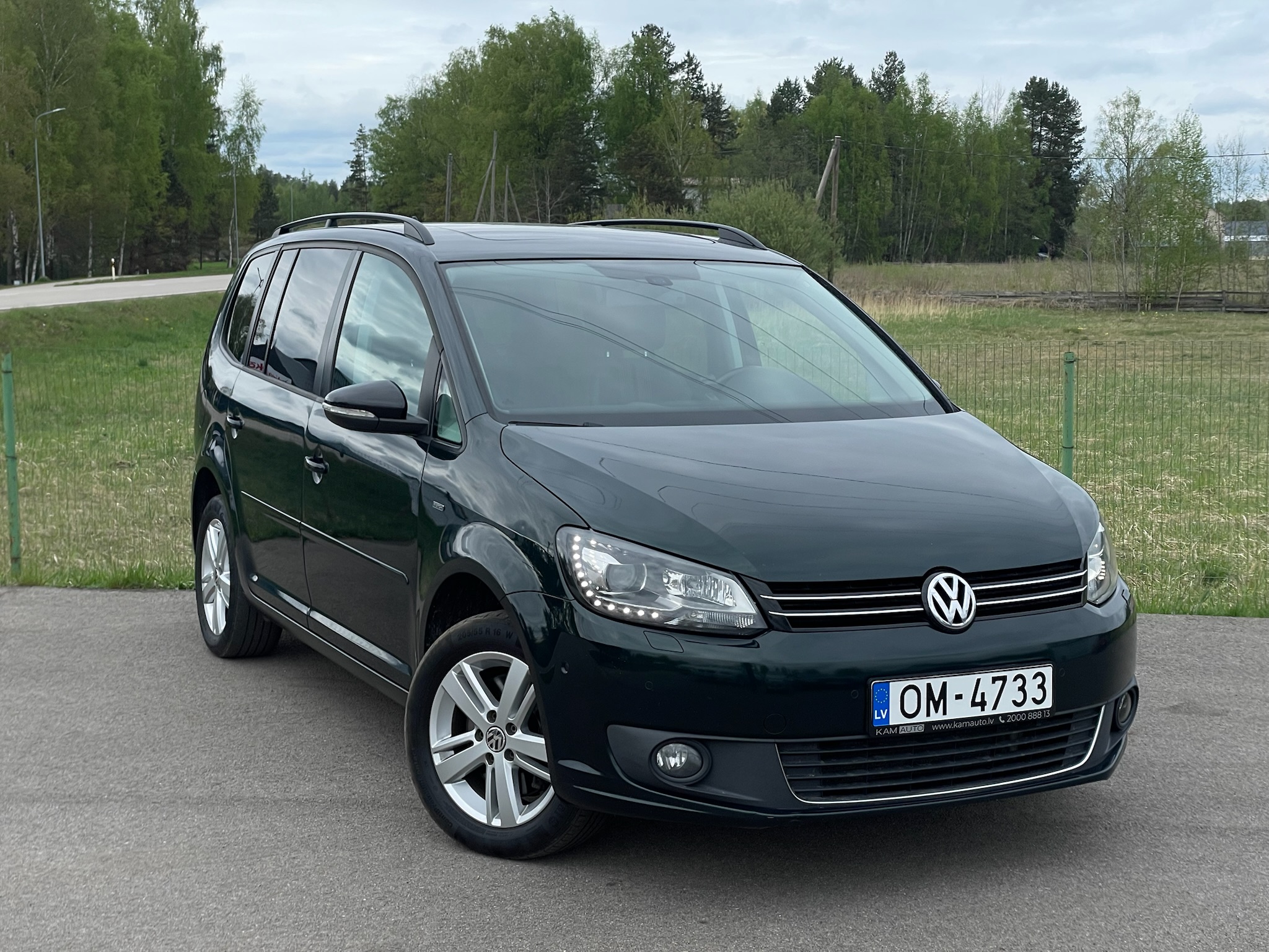 
Volkswagen Touran full									