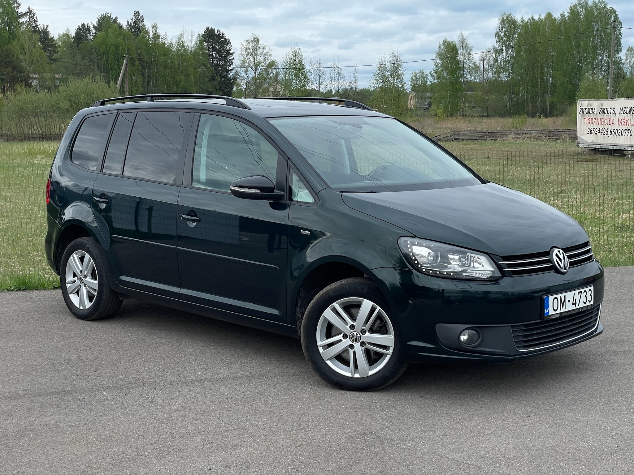 
Volkswagen Touran full									