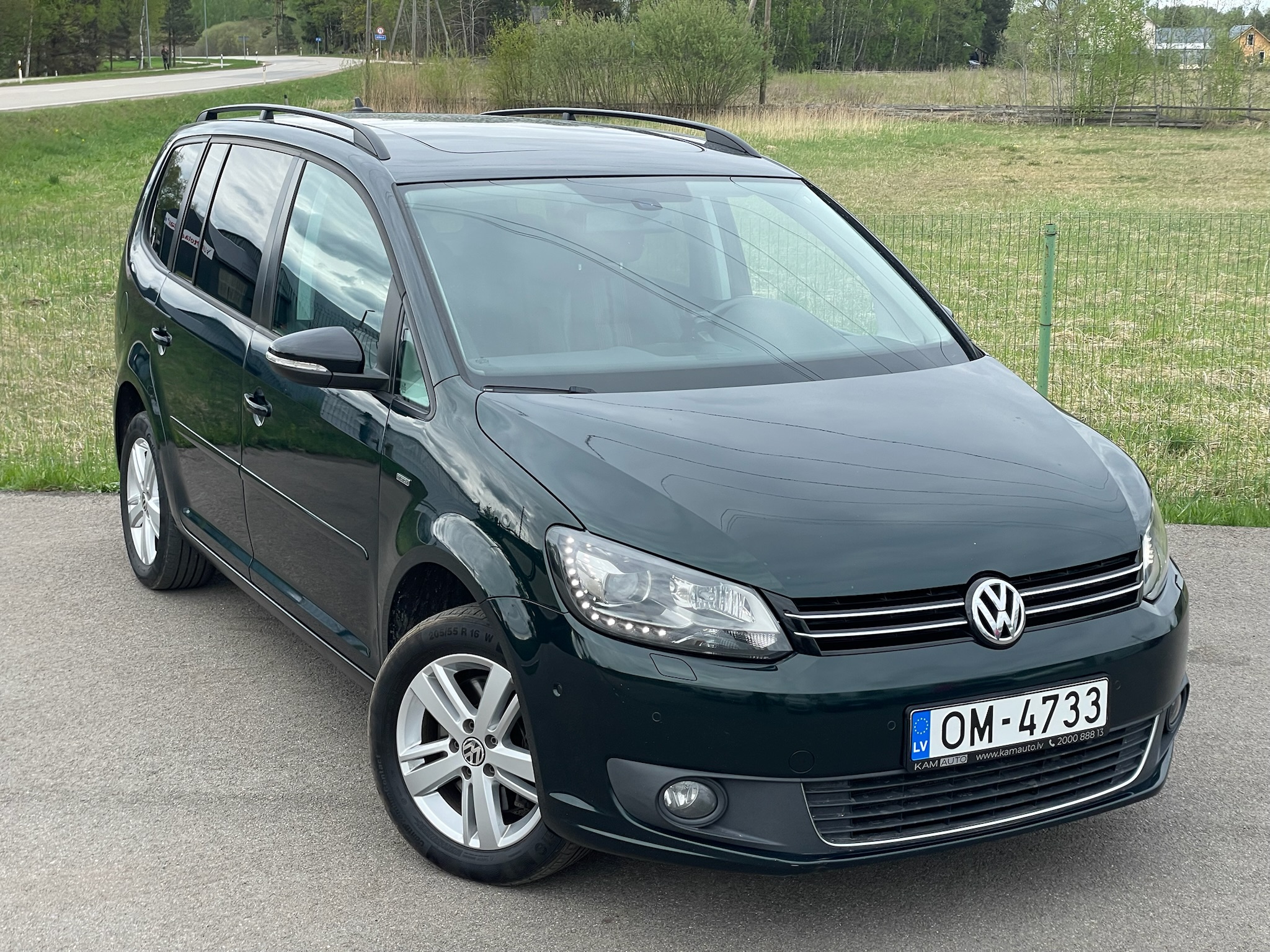 
Volkswagen Touran full									