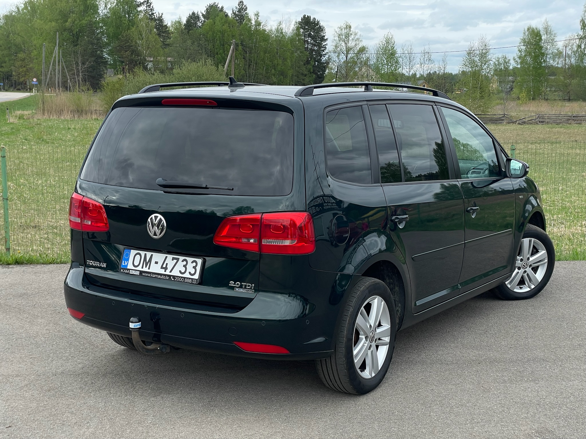 
Volkswagen Touran full									