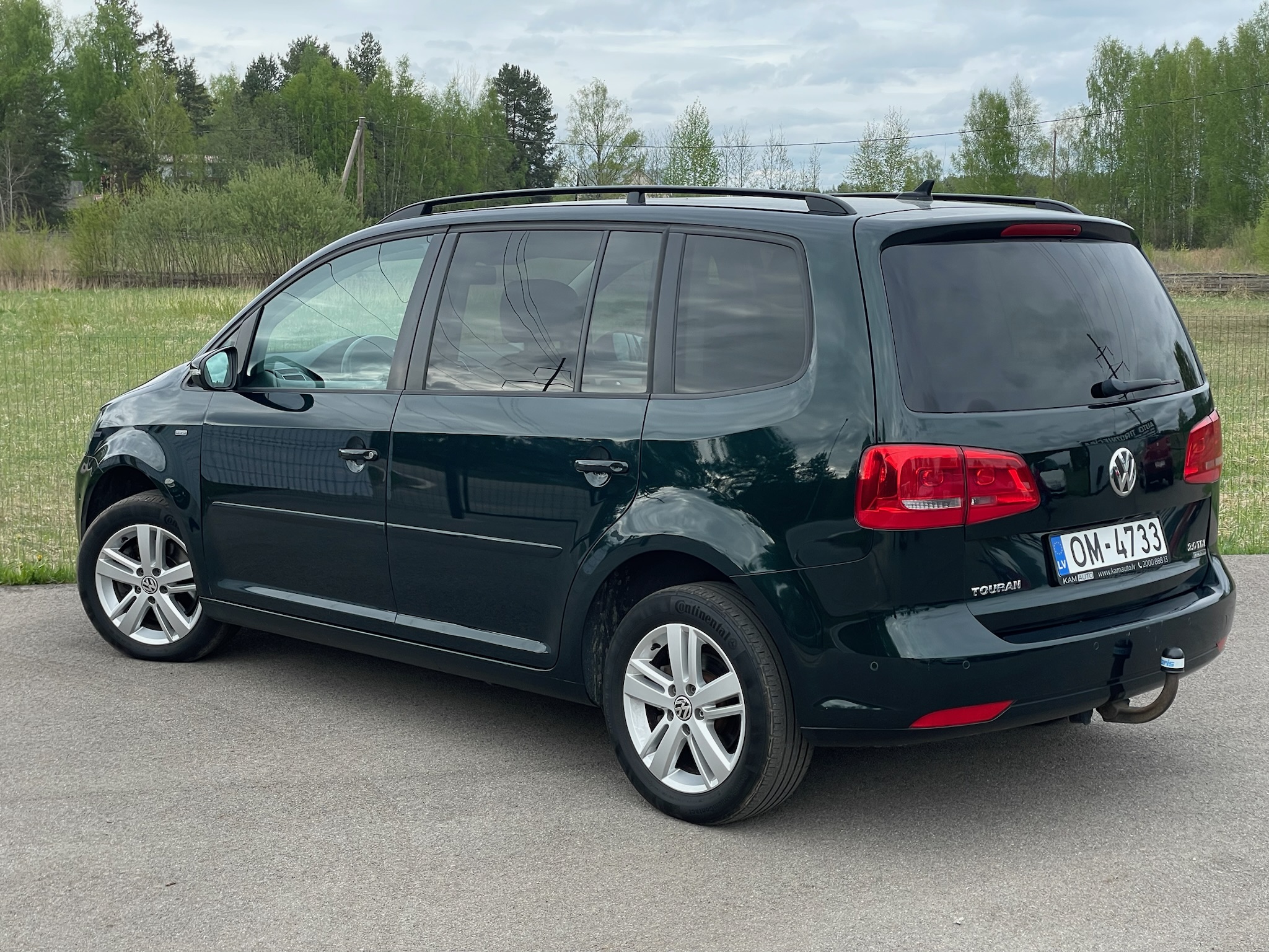 
Volkswagen Touran full									