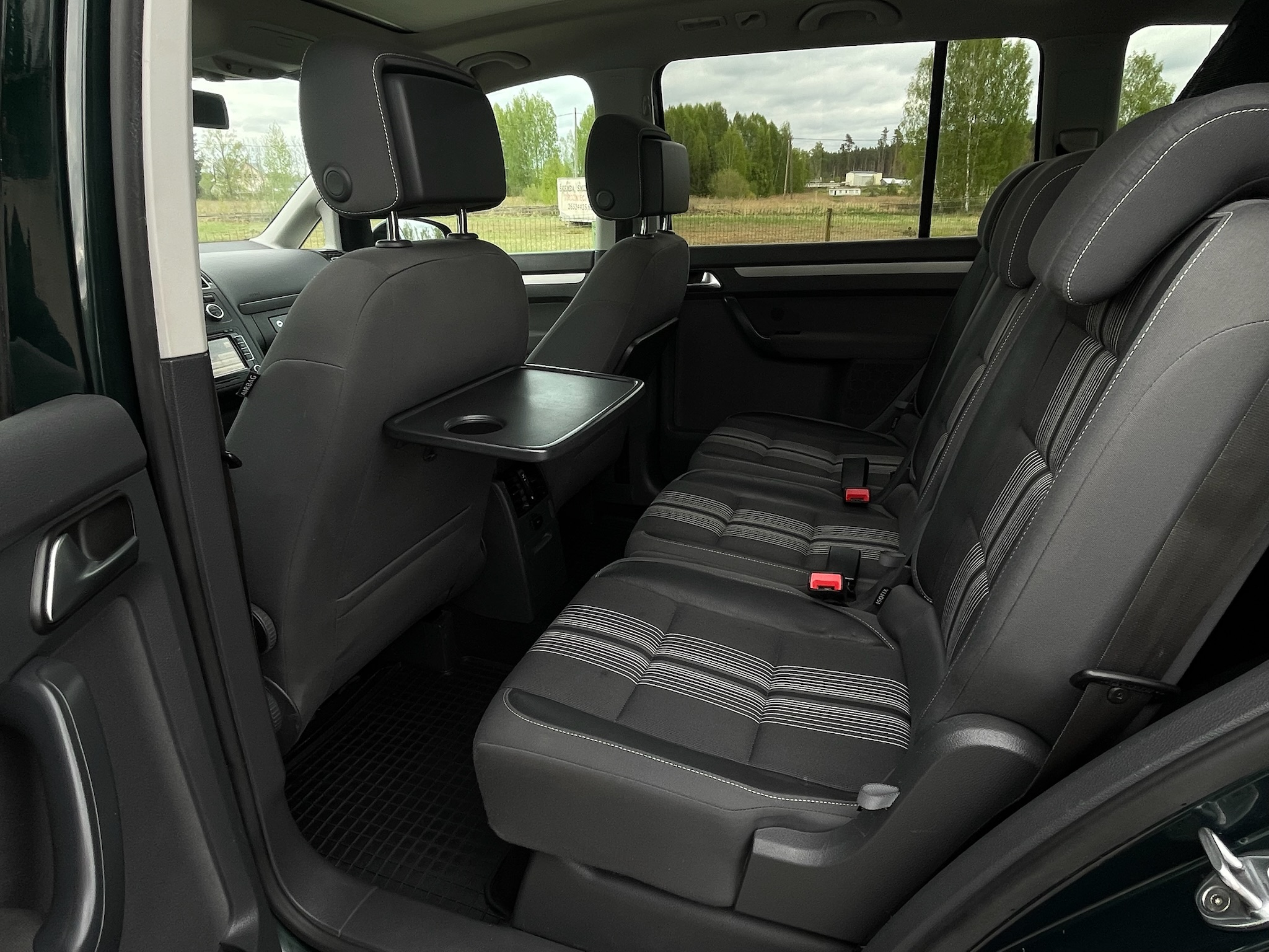 
Volkswagen Touran full									