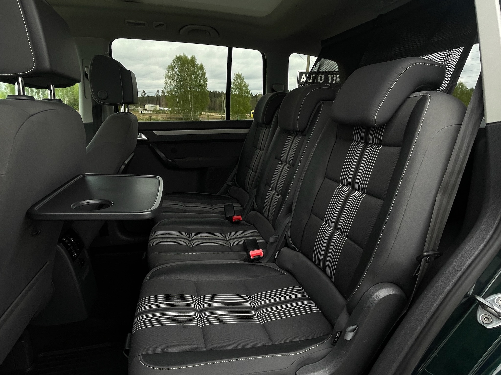 
Volkswagen Touran full									