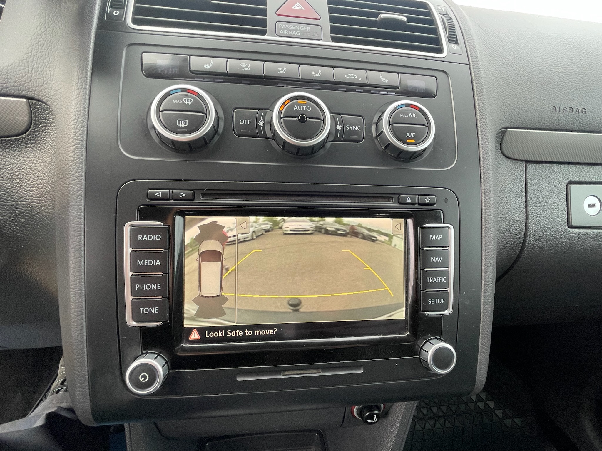 
Volkswagen Touran full									