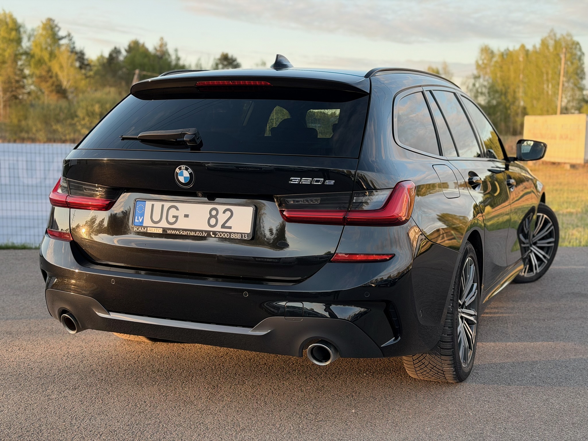 
BMW 320e full									