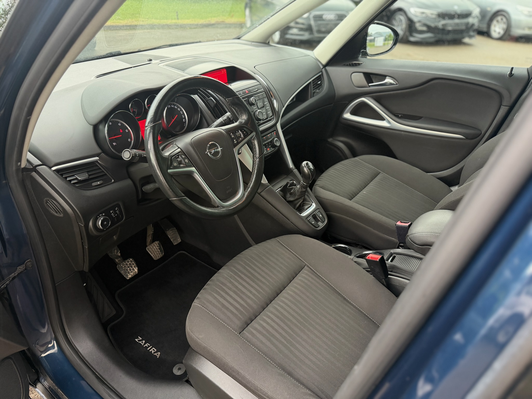 
Opel Zafira full									