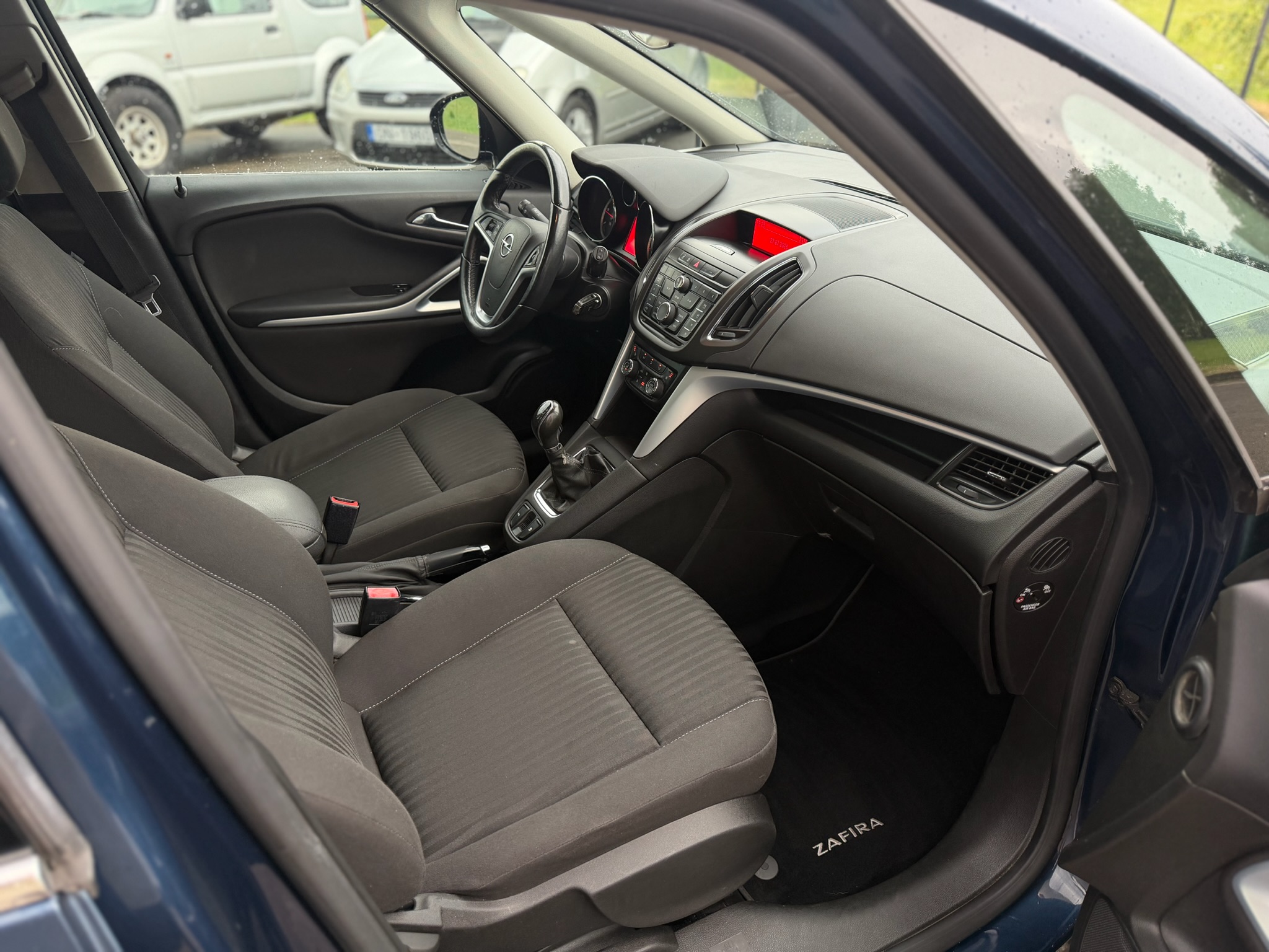 
Opel Zafira full									