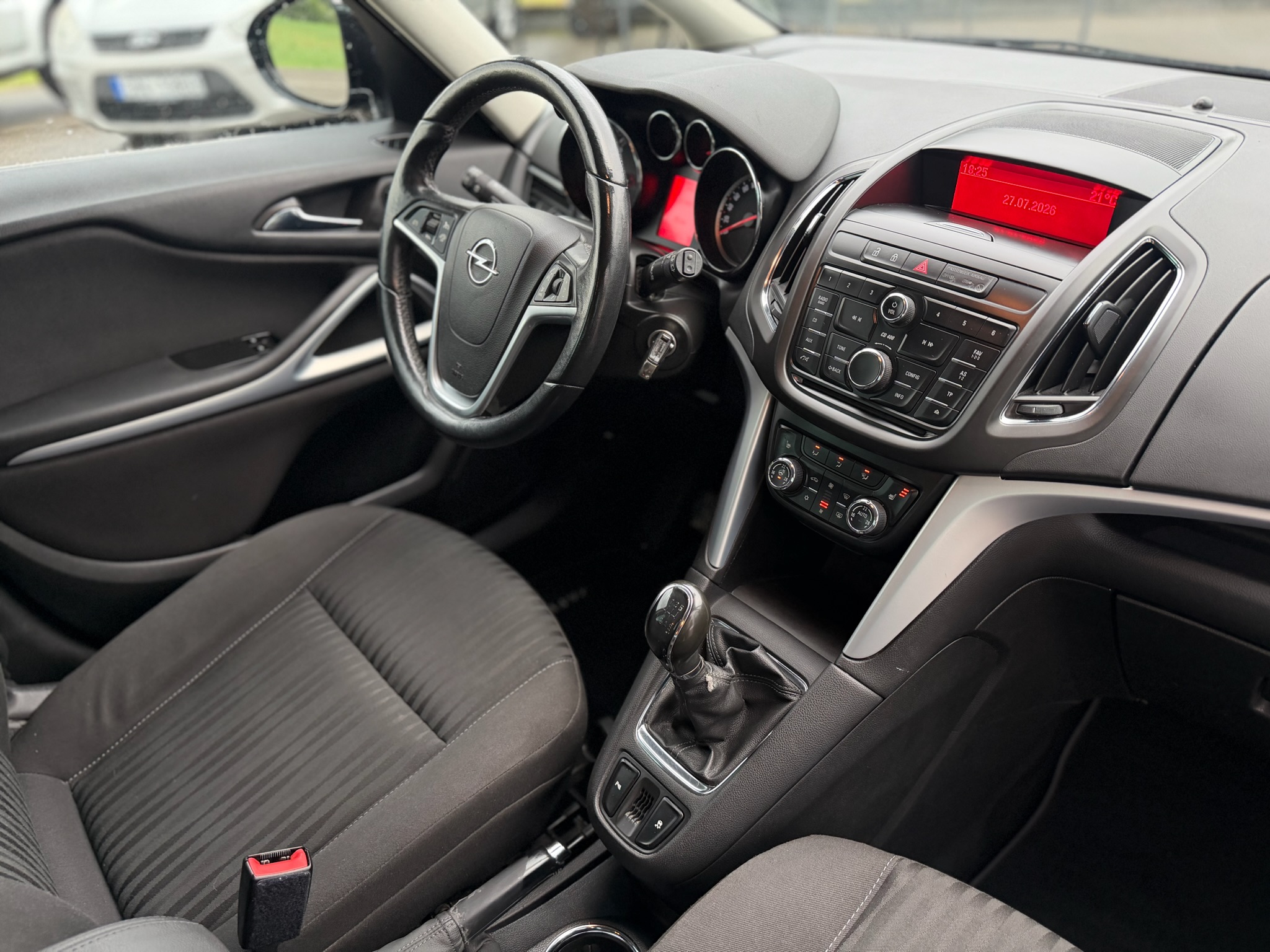 
Opel Zafira full									