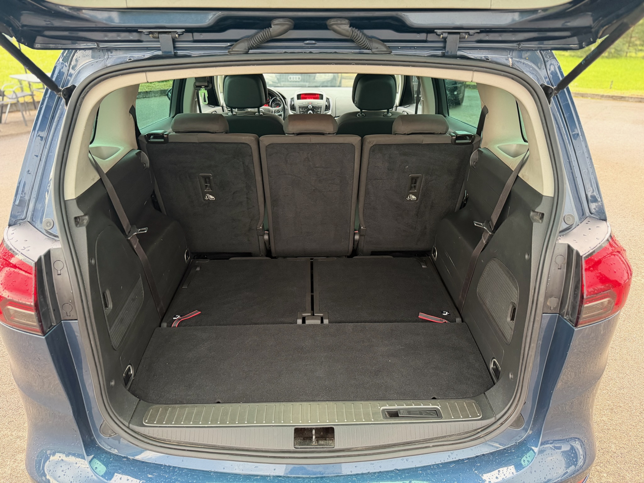 
Opel Zafira full									
