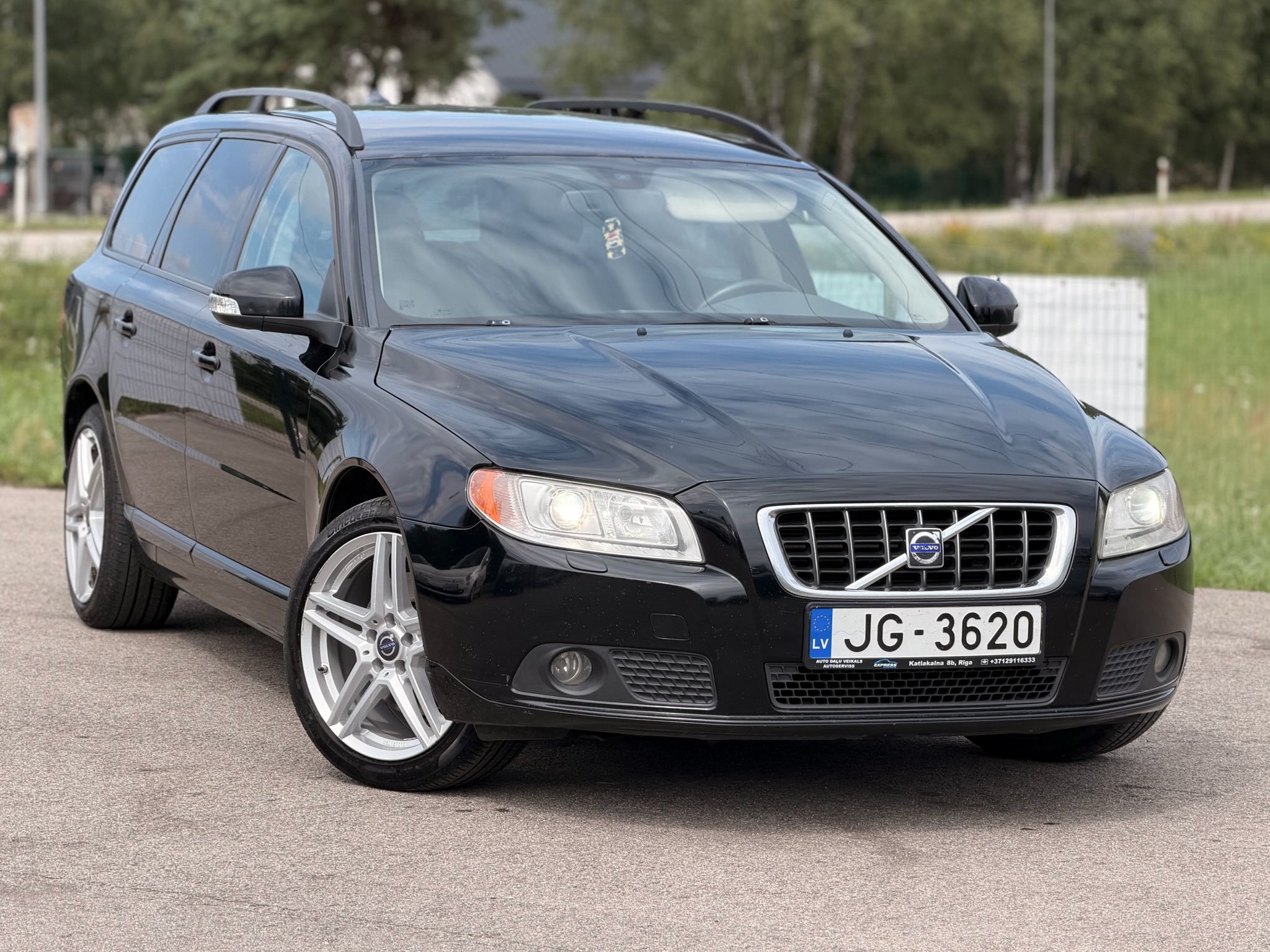 
VolvoV70 full									