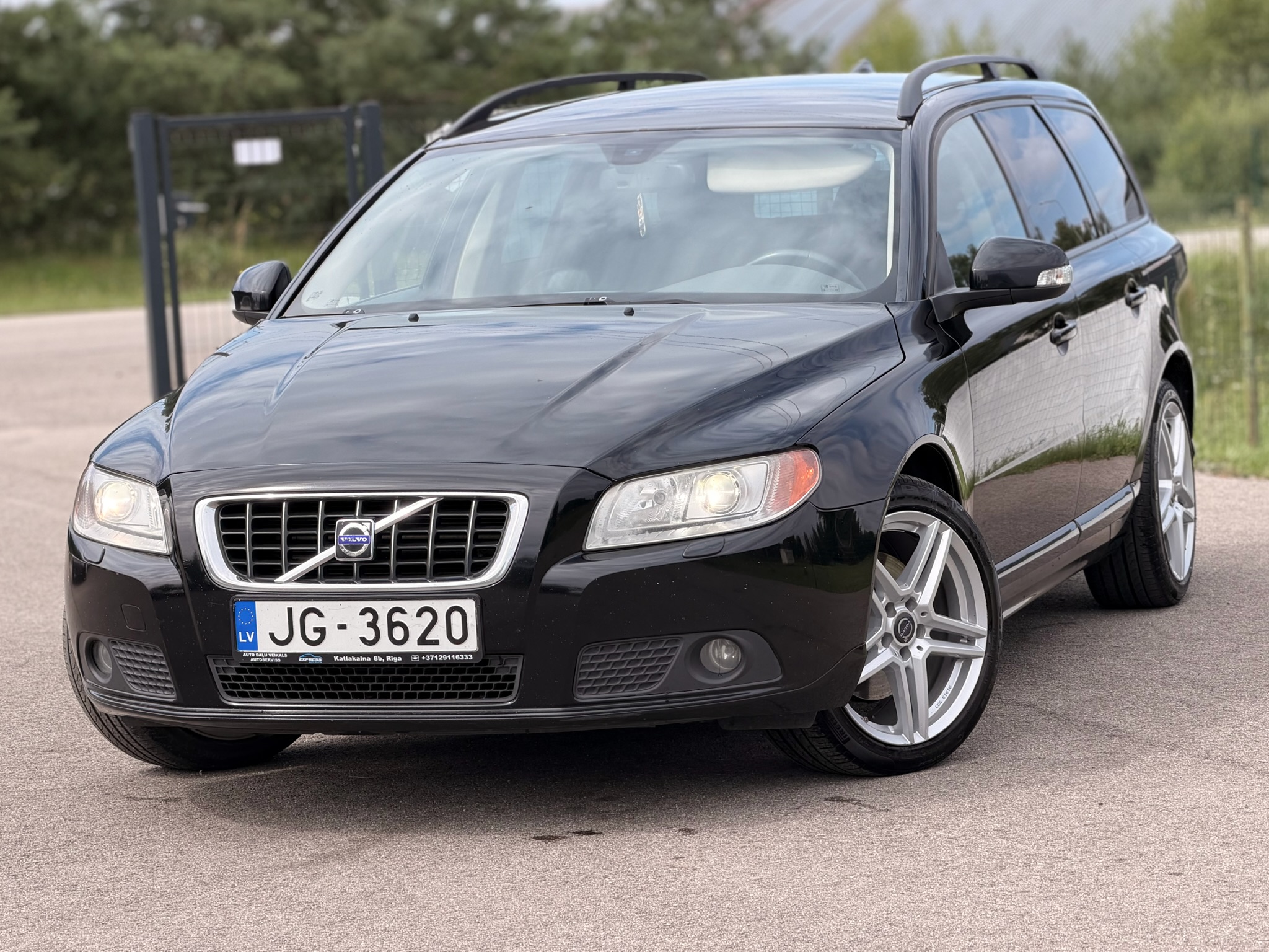 
VolvoV70 full									