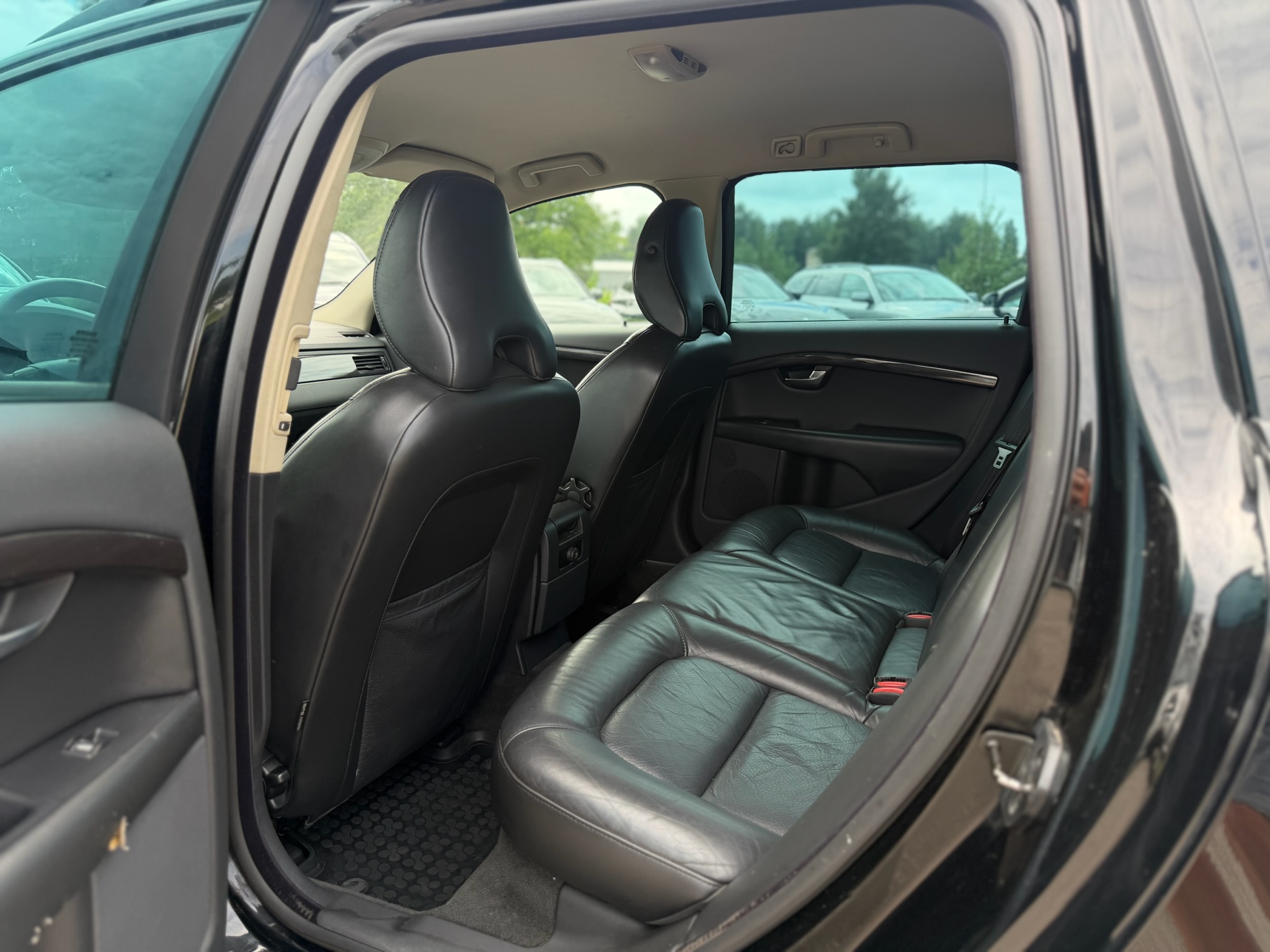 
VolvoV70 full									