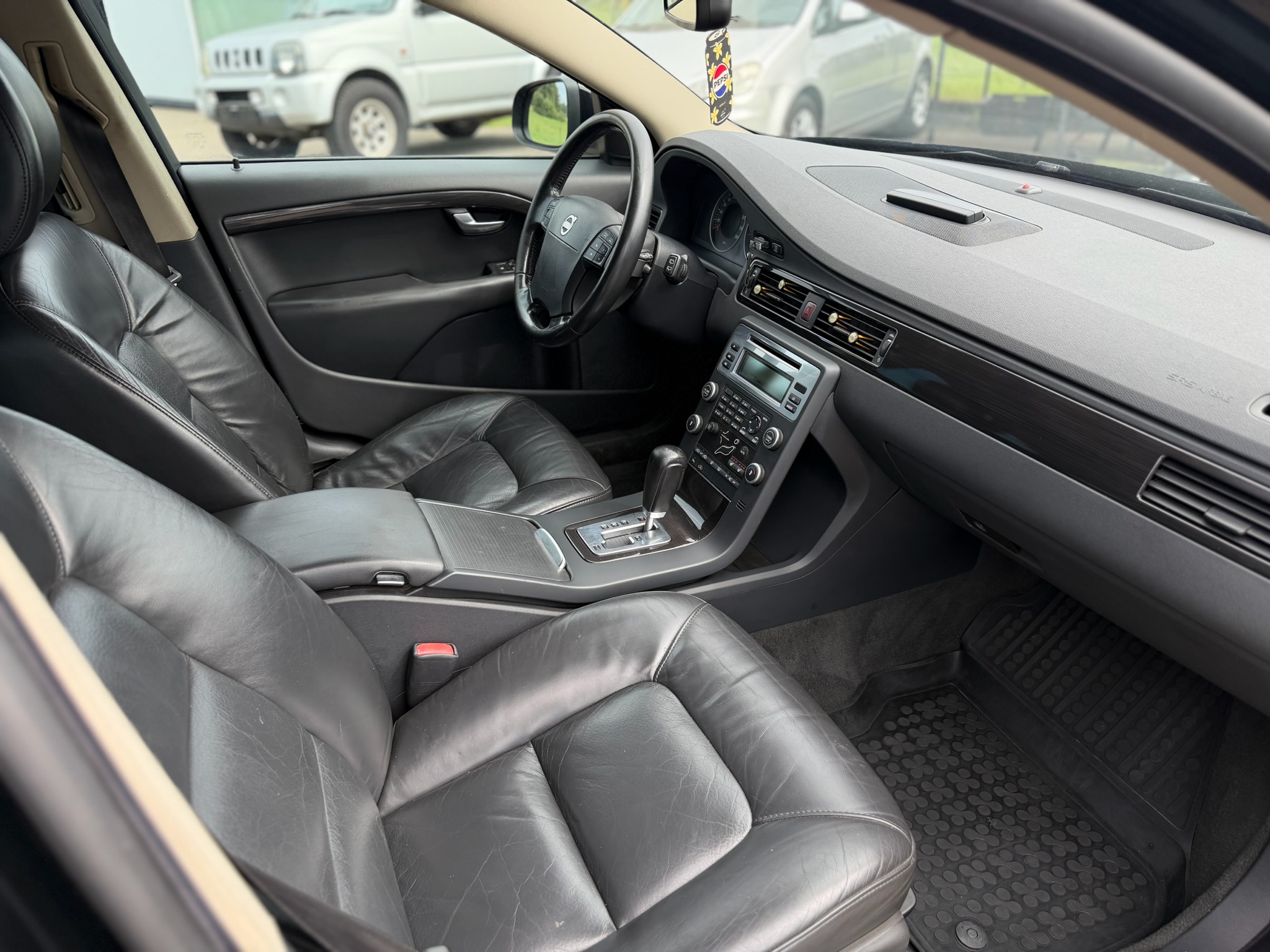 
VolvoV70 full									