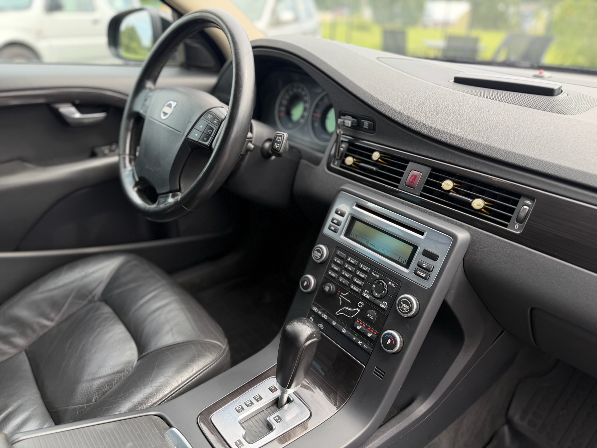 
VolvoV70 full									