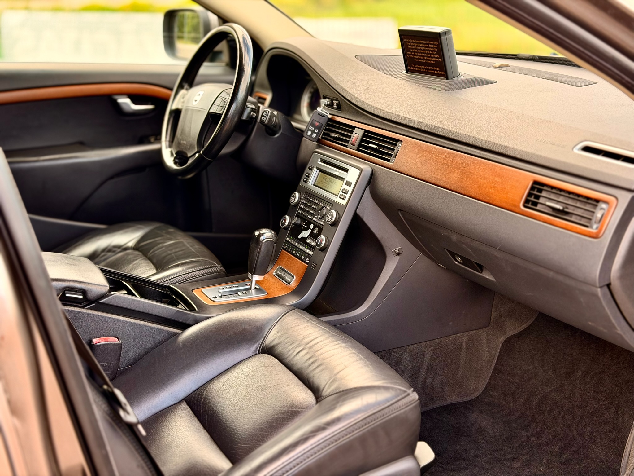 
Volvo XC70 full									