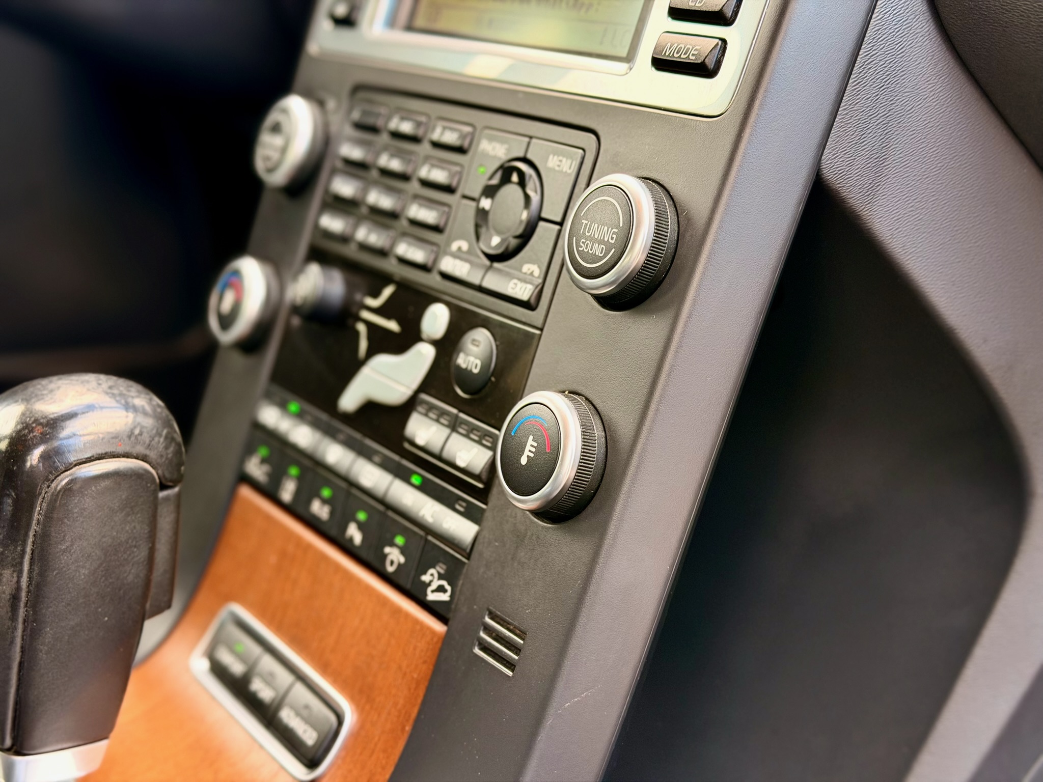 
Volvo XC70 full									